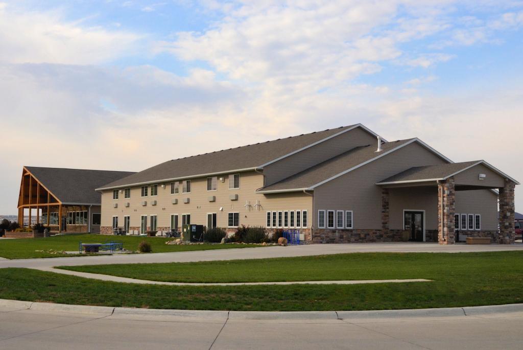 Cobblestone Inn & Suites - Lake View Екстериор снимка