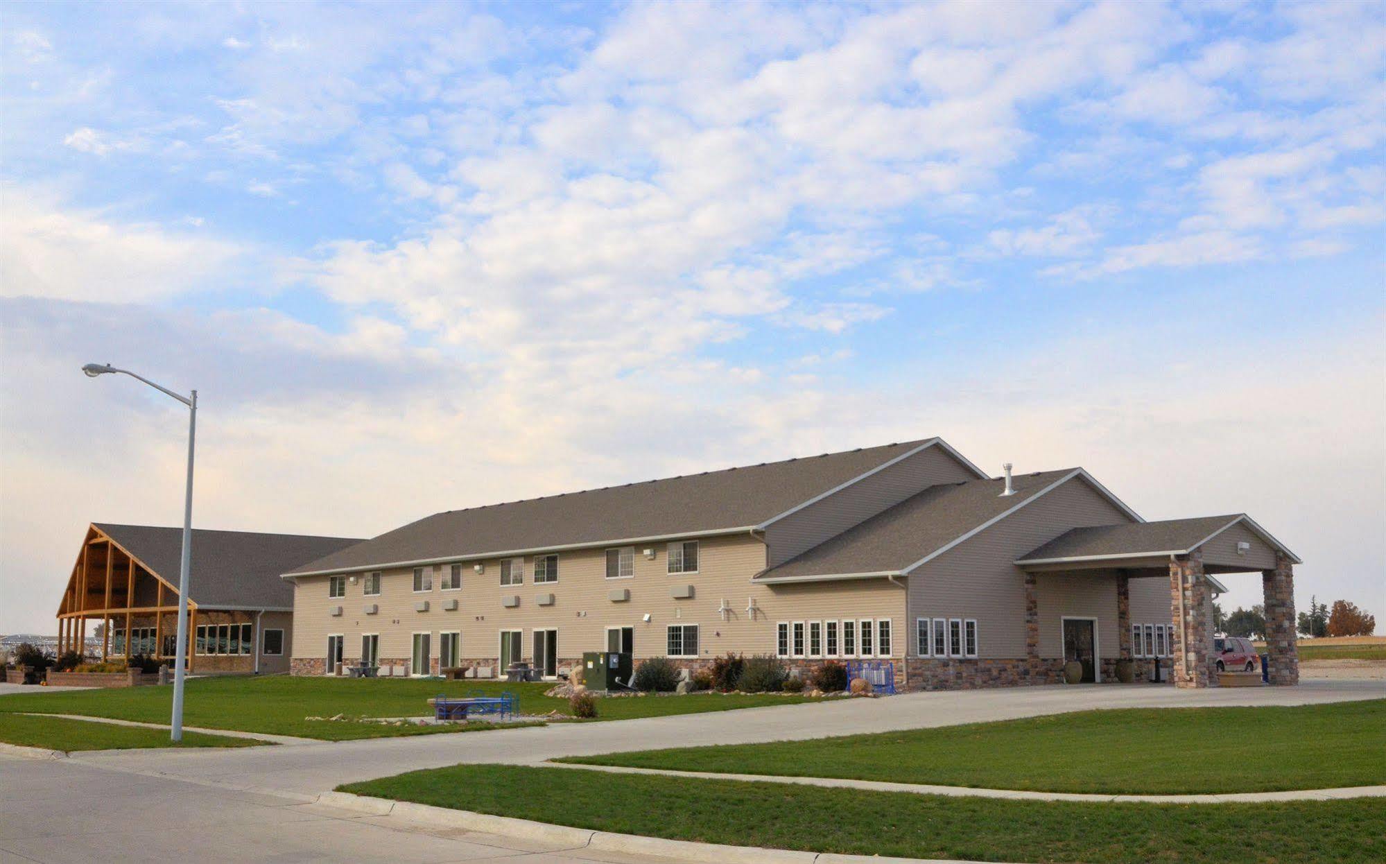 Cobblestone Inn & Suites - Lake View Екстериор снимка